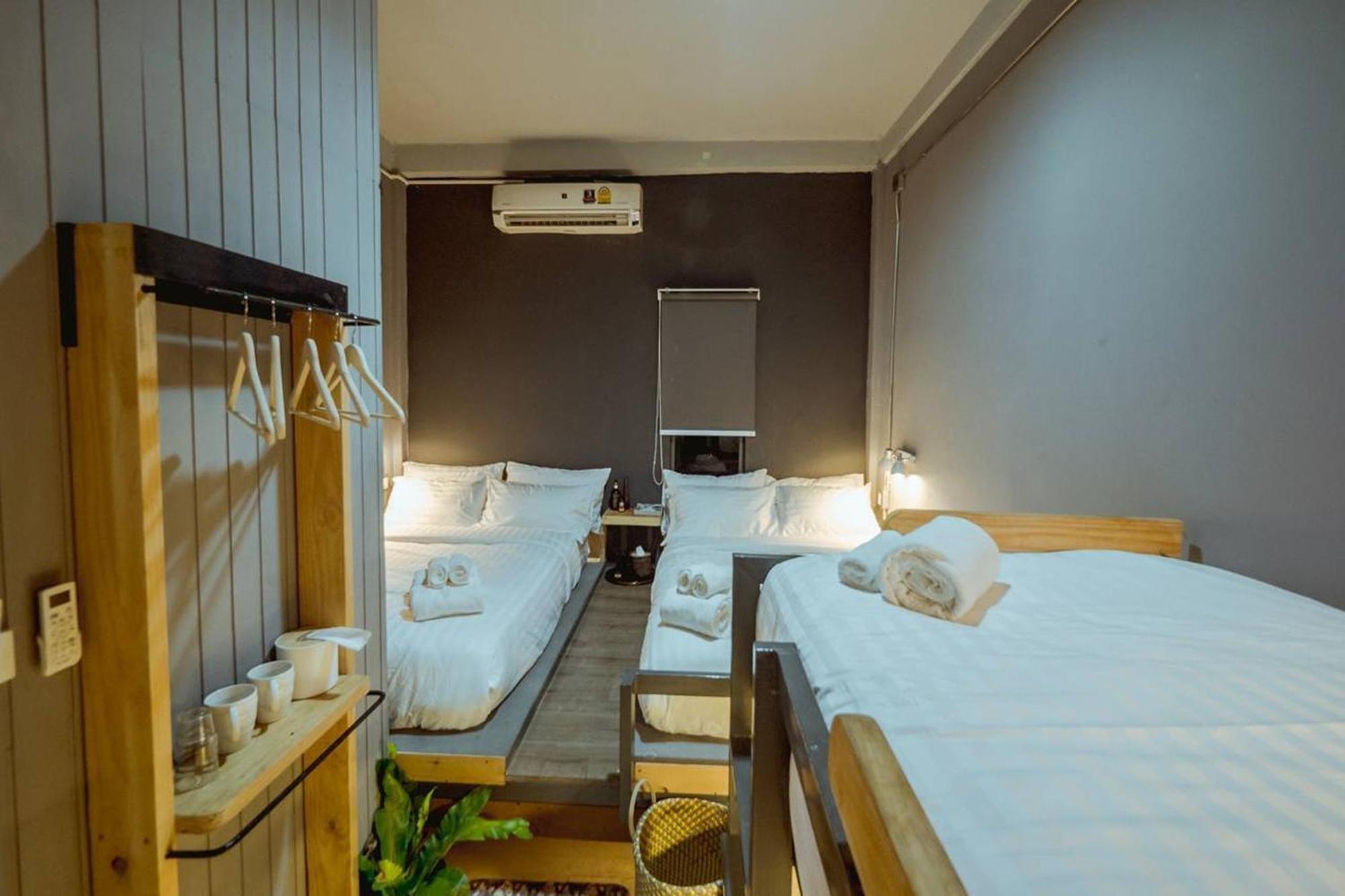 Zeds Hostel Бангкок Екстер'єр фото