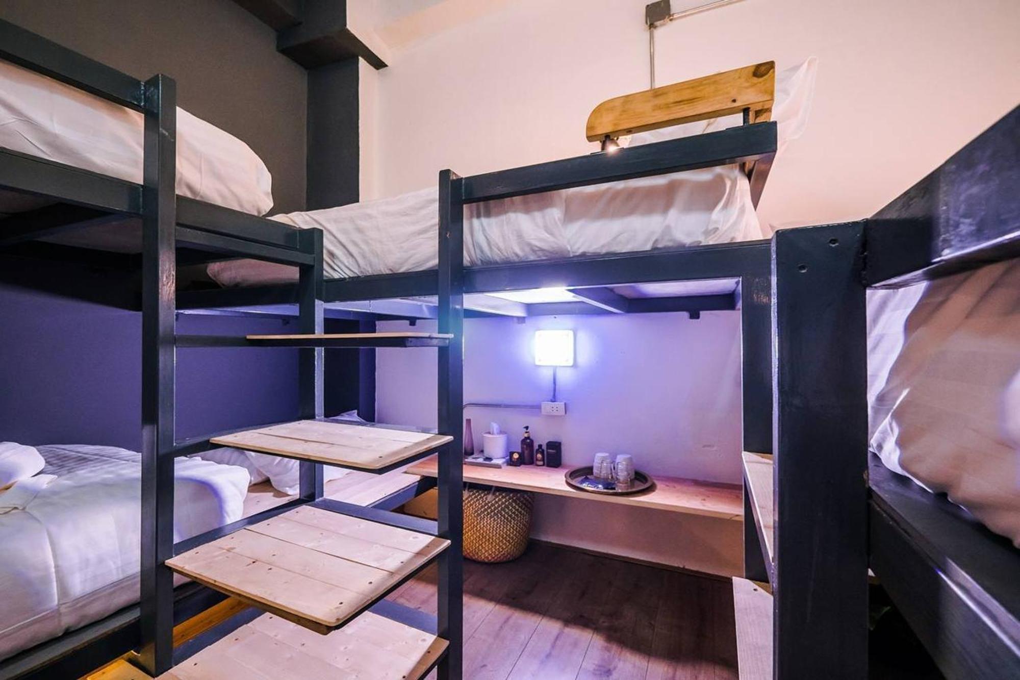 Zeds Hostel Бангкок Екстер'єр фото