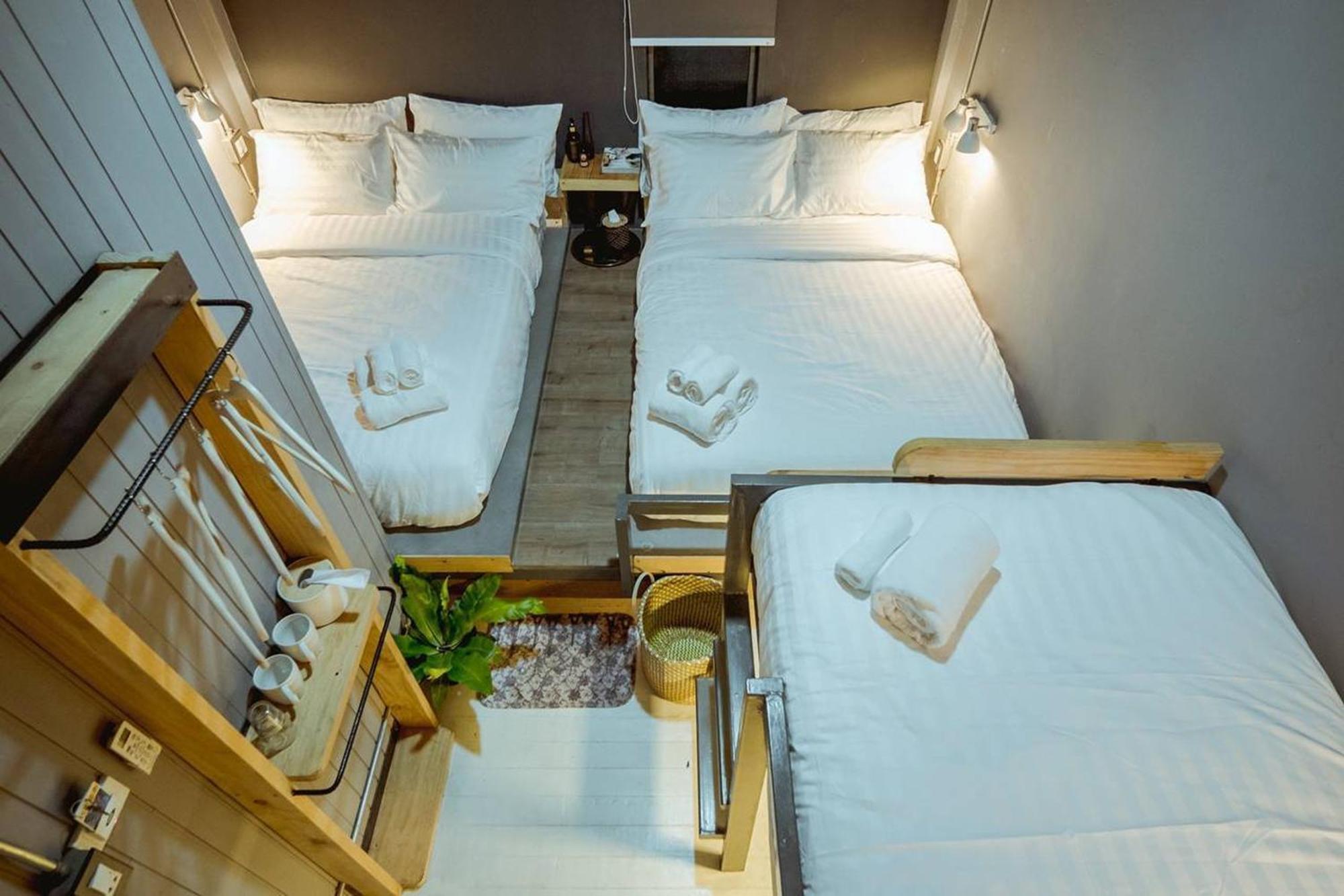 Zeds Hostel Бангкок Екстер'єр фото