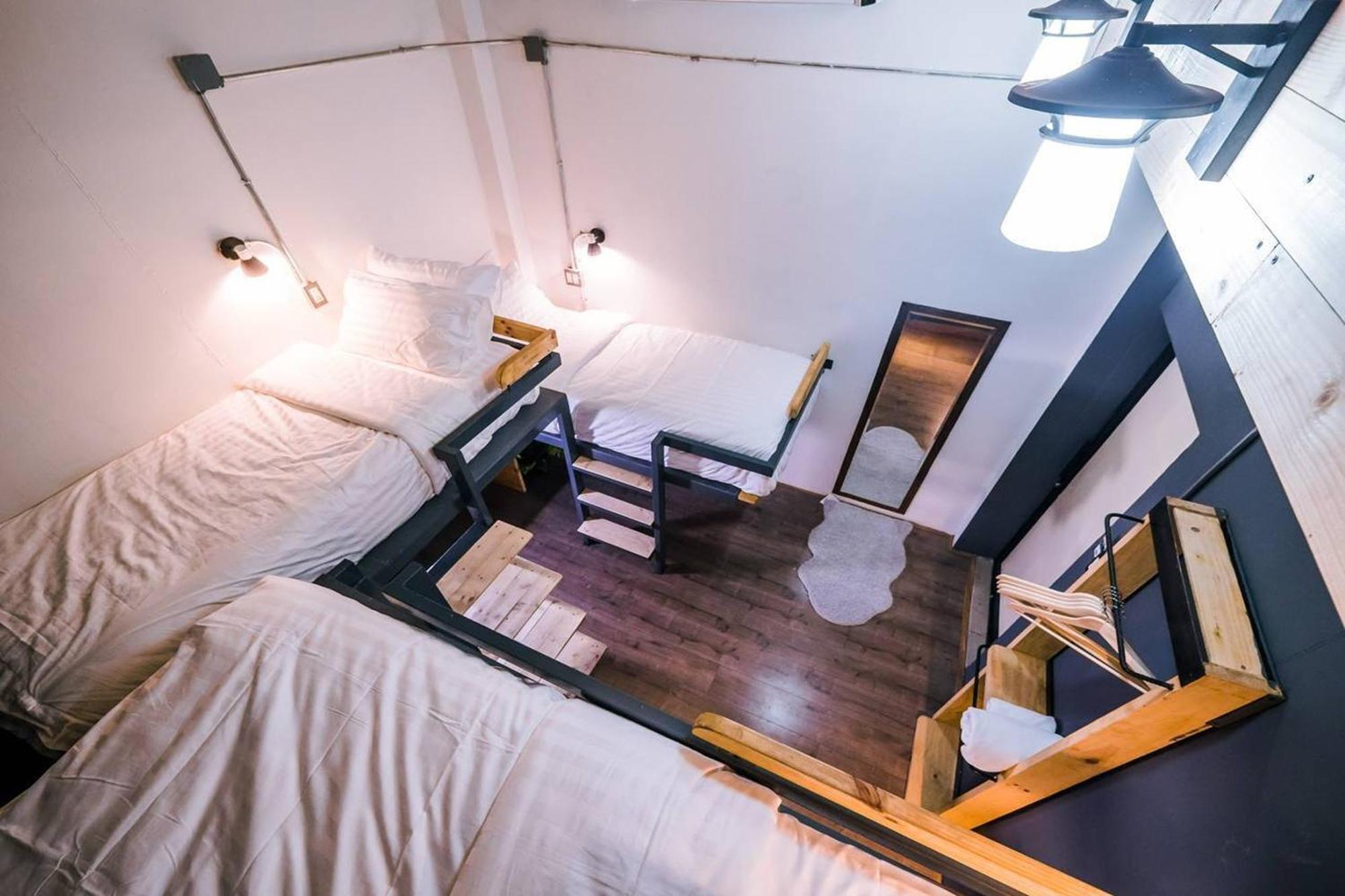 Zeds Hostel Бангкок Екстер'єр фото