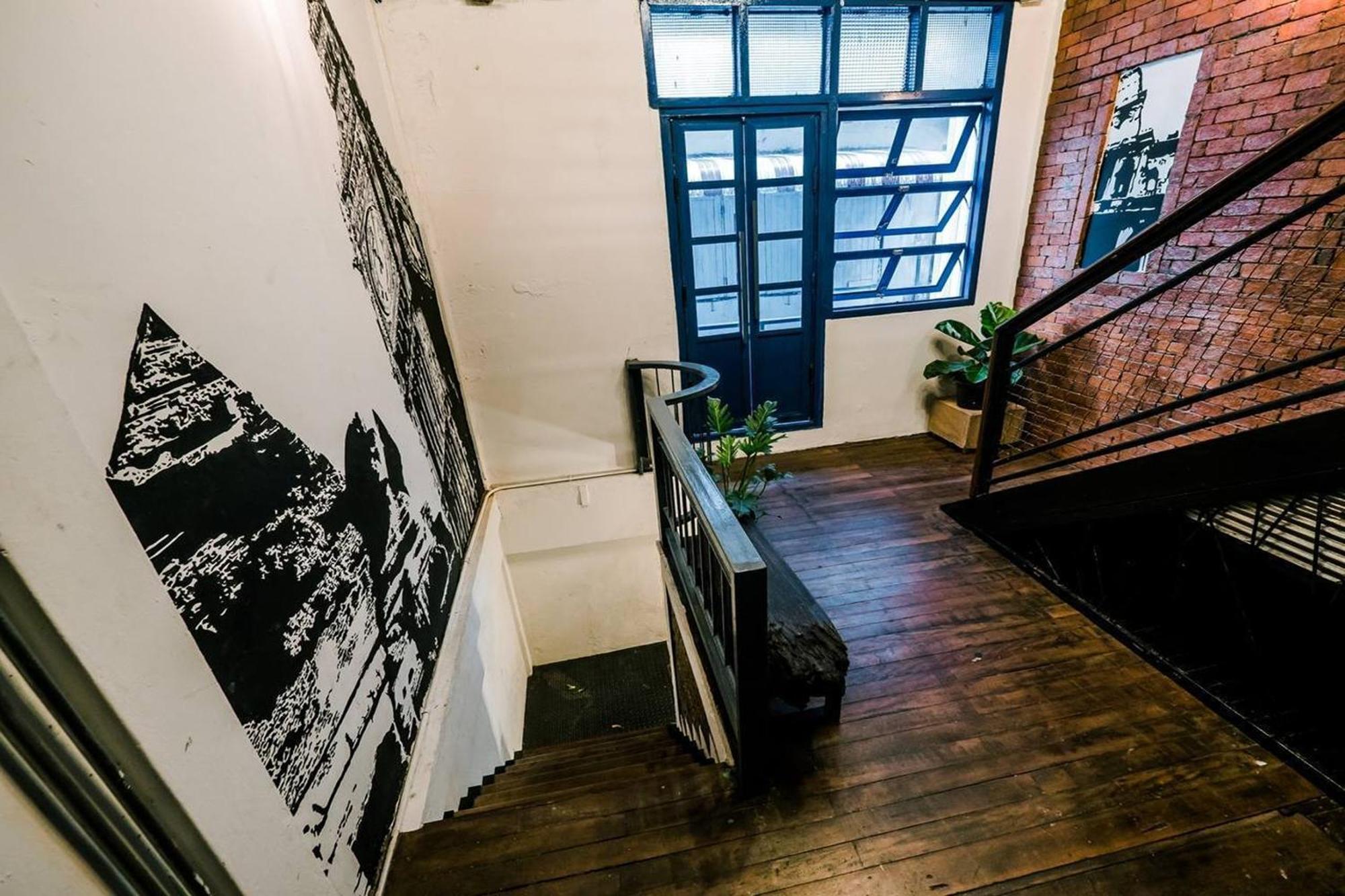 Zeds Hostel Бангкок Екстер'єр фото