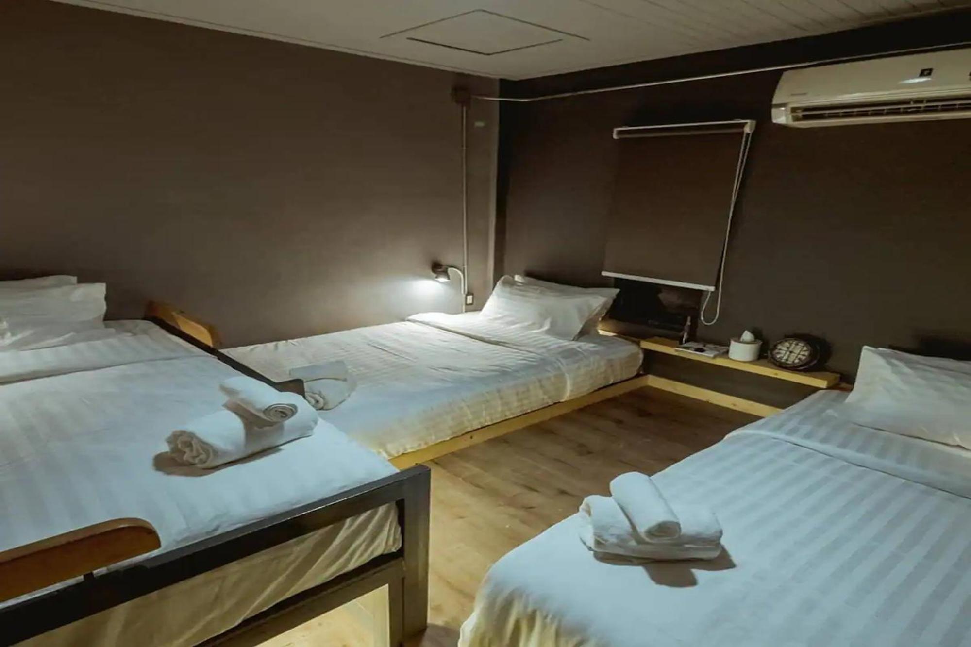 Zeds Hostel Бангкок Екстер'єр фото