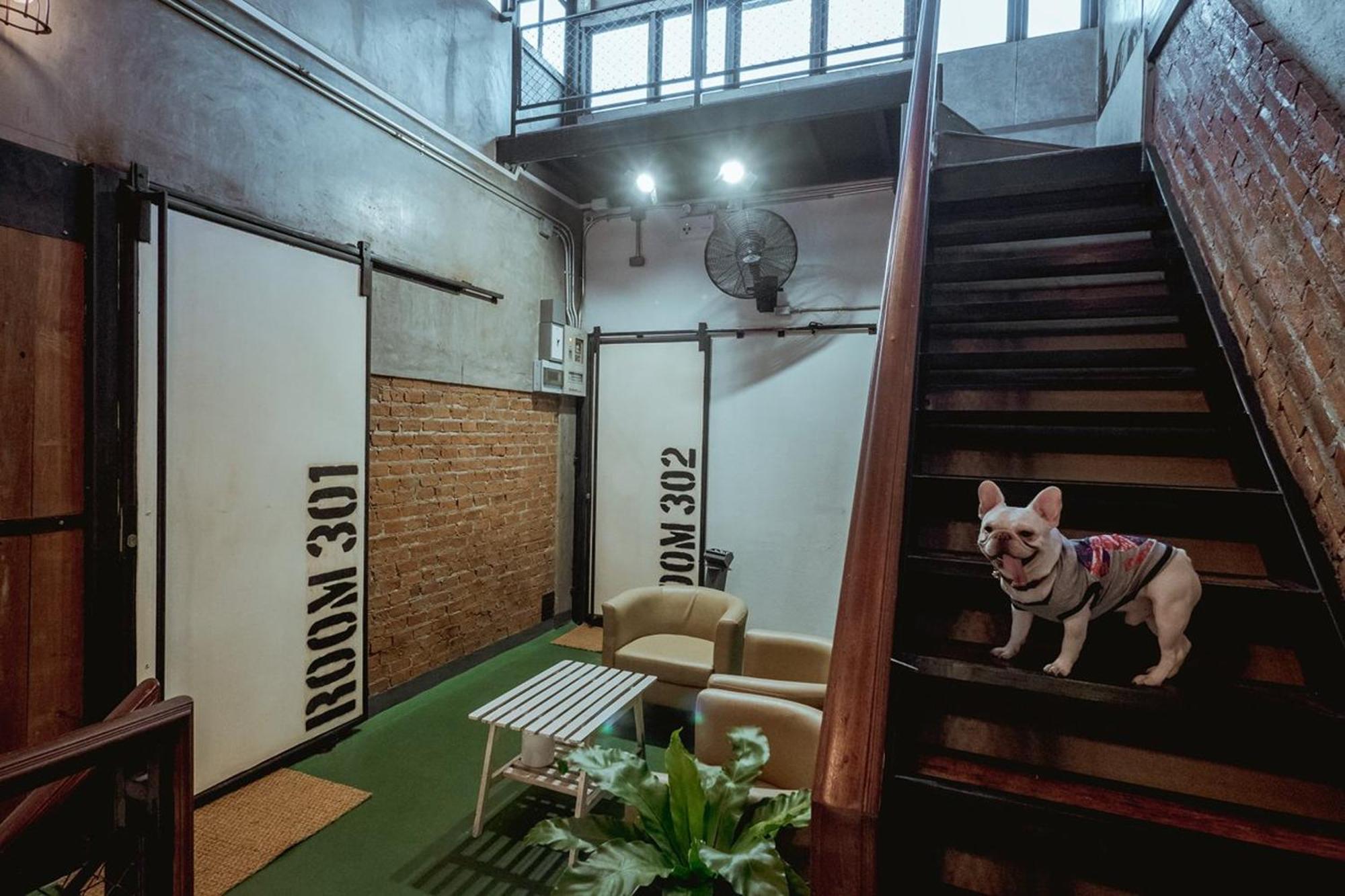 Zeds Hostel Бангкок Екстер'єр фото