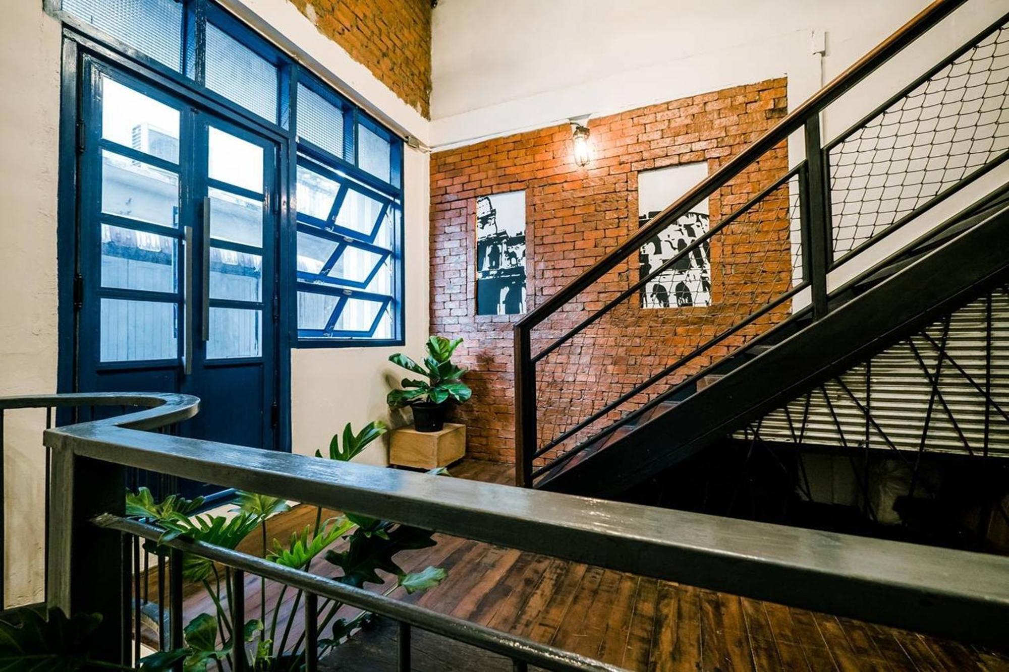 Zeds Hostel Бангкок Екстер'єр фото