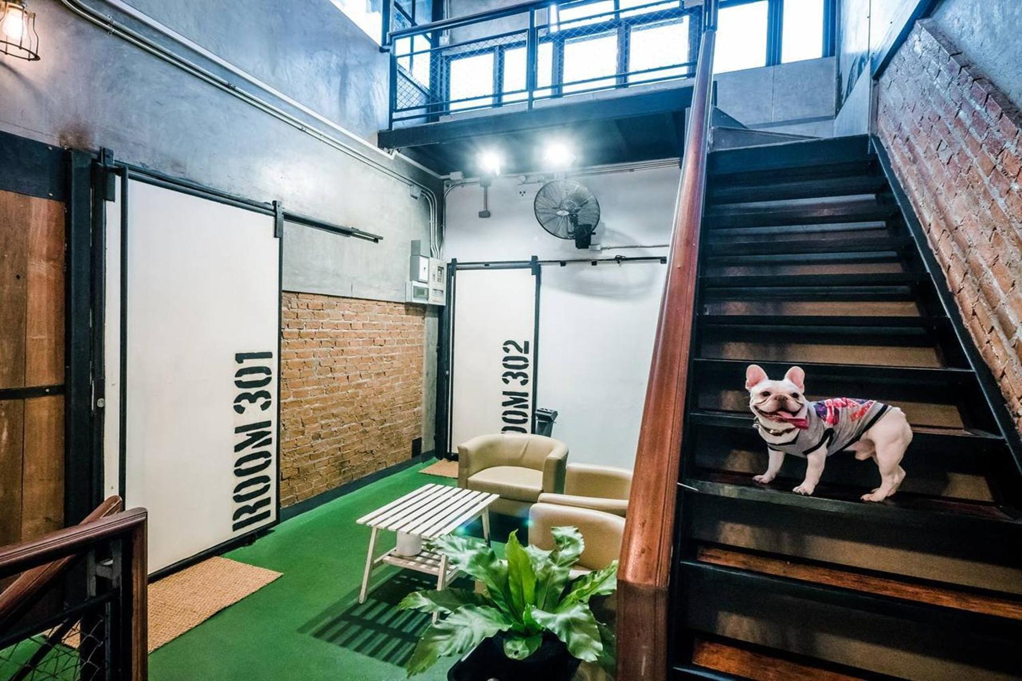 Zeds Hostel Бангкок Екстер'єр фото