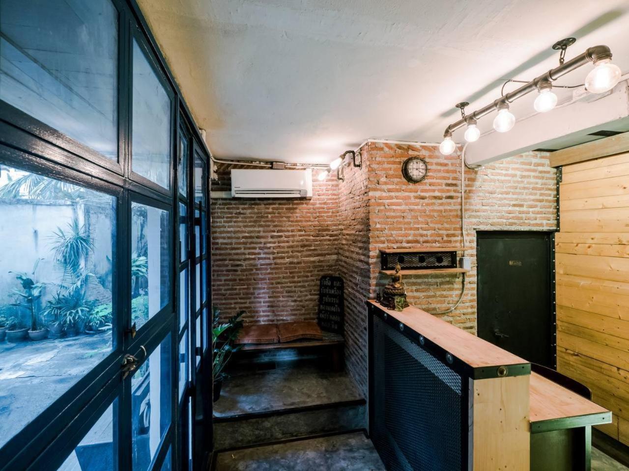Zeds Hostel Бангкок Екстер'єр фото