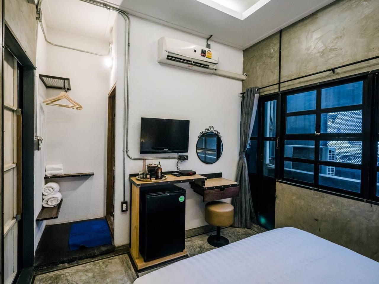 Zeds Hostel Бангкок Екстер'єр фото