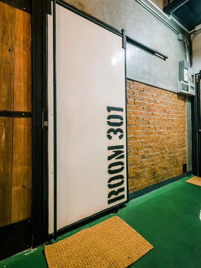 Zeds Hostel Бангкок Екстер'єр фото