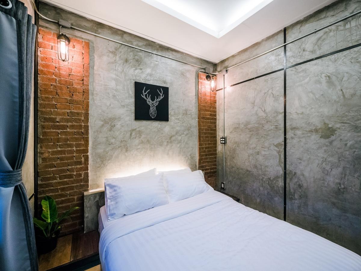 Zeds Hostel Бангкок Екстер'єр фото