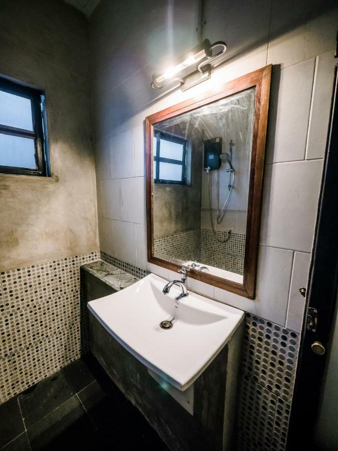 Zeds Hostel Бангкок Екстер'єр фото